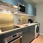 Duplex Provencal , Vieux Hyeres, Climatisation, Wi-fi Апартаменты Йер
