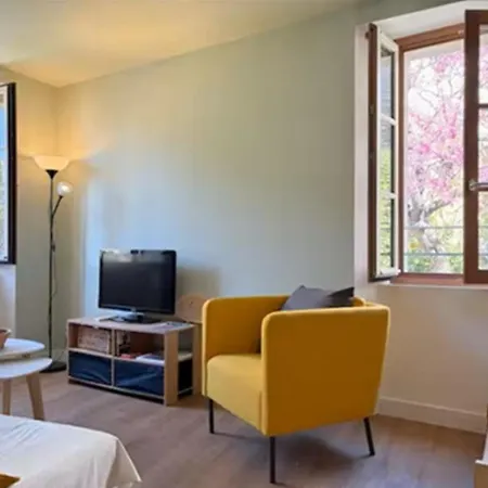 Апартаменты Duplex Provencal , Vieux Hyeres, Climatisation, Wi-fi Йер