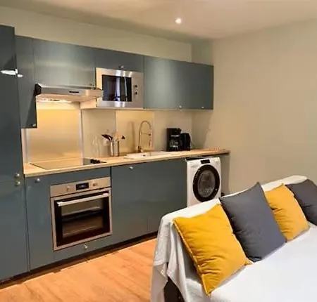 Duplex Provencal , Vieux Hyeres, Climatisation, Wi-fi Йер