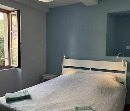 Duplex Provencal , Vieux Hyeres, Climatisation, Wi-fi Йер