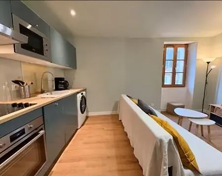 Апартаменты Duplex Provencal , Vieux Hyeres, Climatisation, Wi-fi *