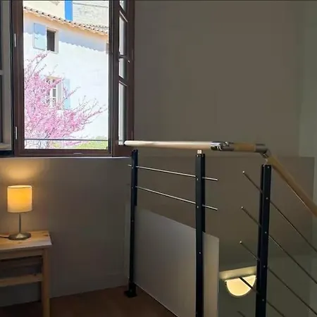 Duplex Provencal , Vieux Hyeres, Climatisation, Wi-fi Апартаменты