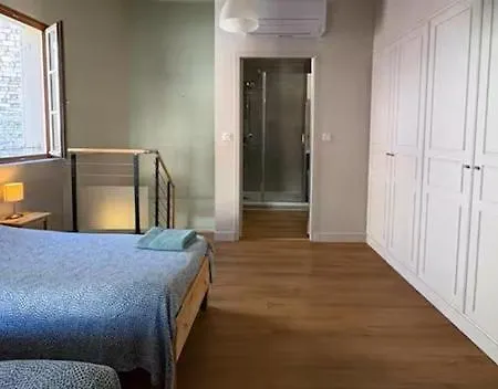 Duplex Provencal , Vieux Hyeres, Climatisation, Wi-fi Апартаменты Йер