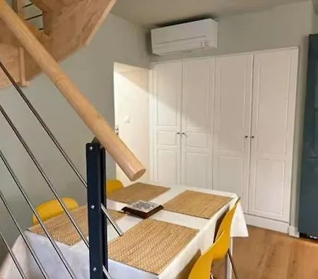 Διαμέρισμα Duplex Provencal , Vieux Hyeres, Climatisation, Wi-fi