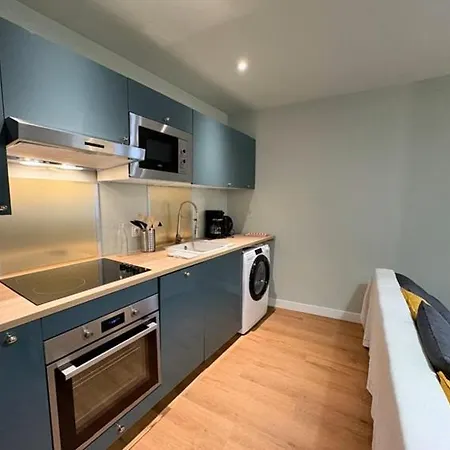 Duplex Provencal , Vieux Hyeres, Climatisation, Wi-fi Апартаменты Йер